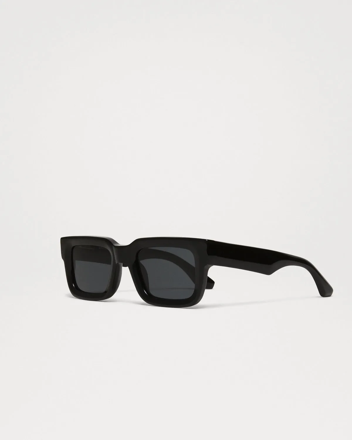 05 Sunglasses Black