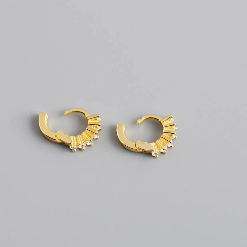 Huggie Earrings - Ofelia