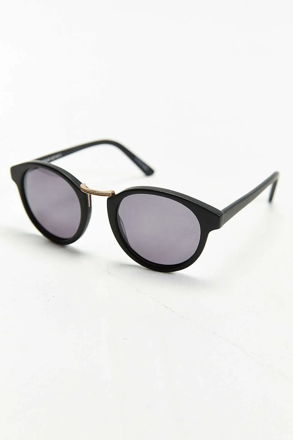 Matte Black Metal Nose Round Sunglasses