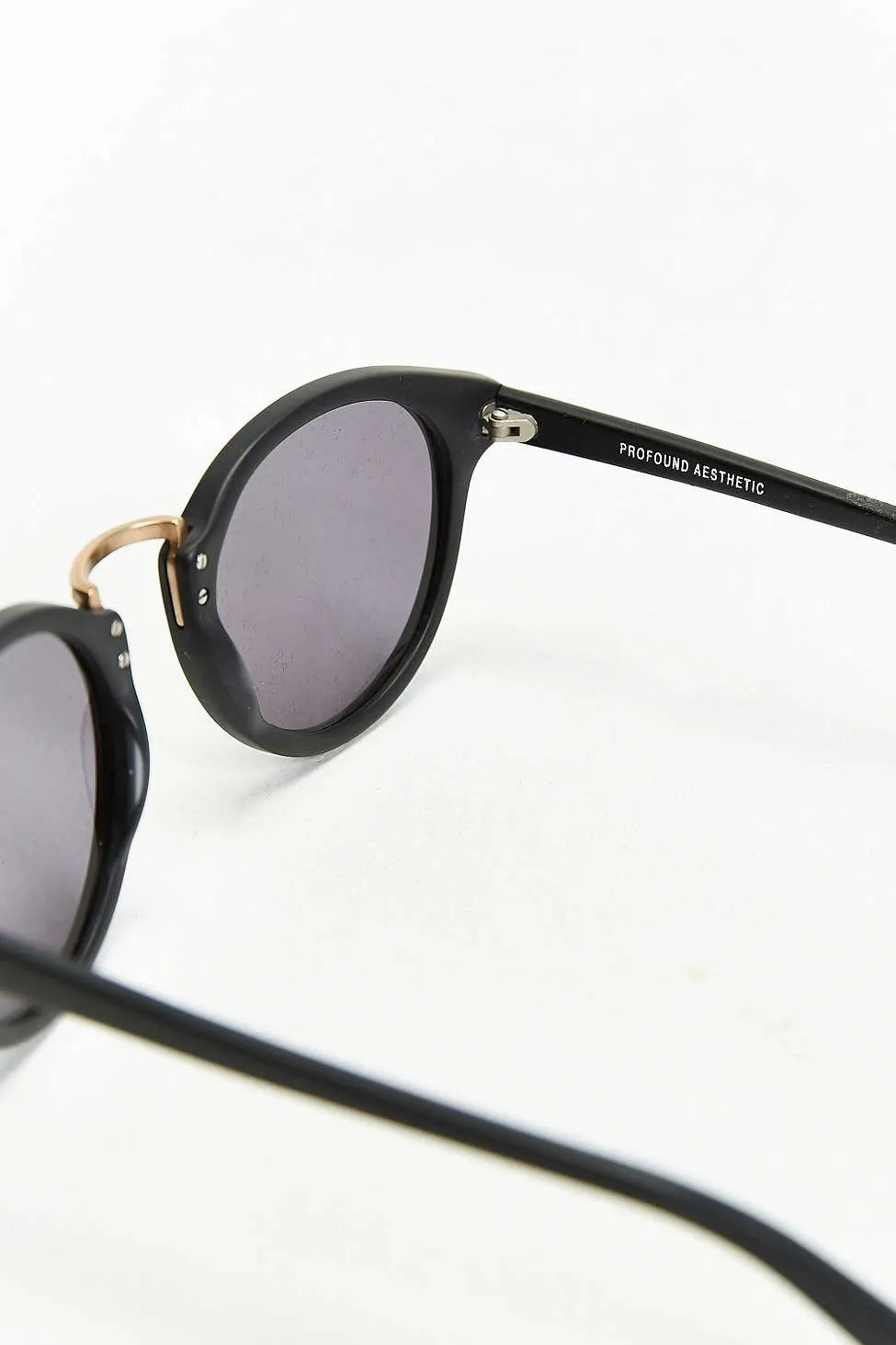 Matte Black Metal Nose Round Sunglasses