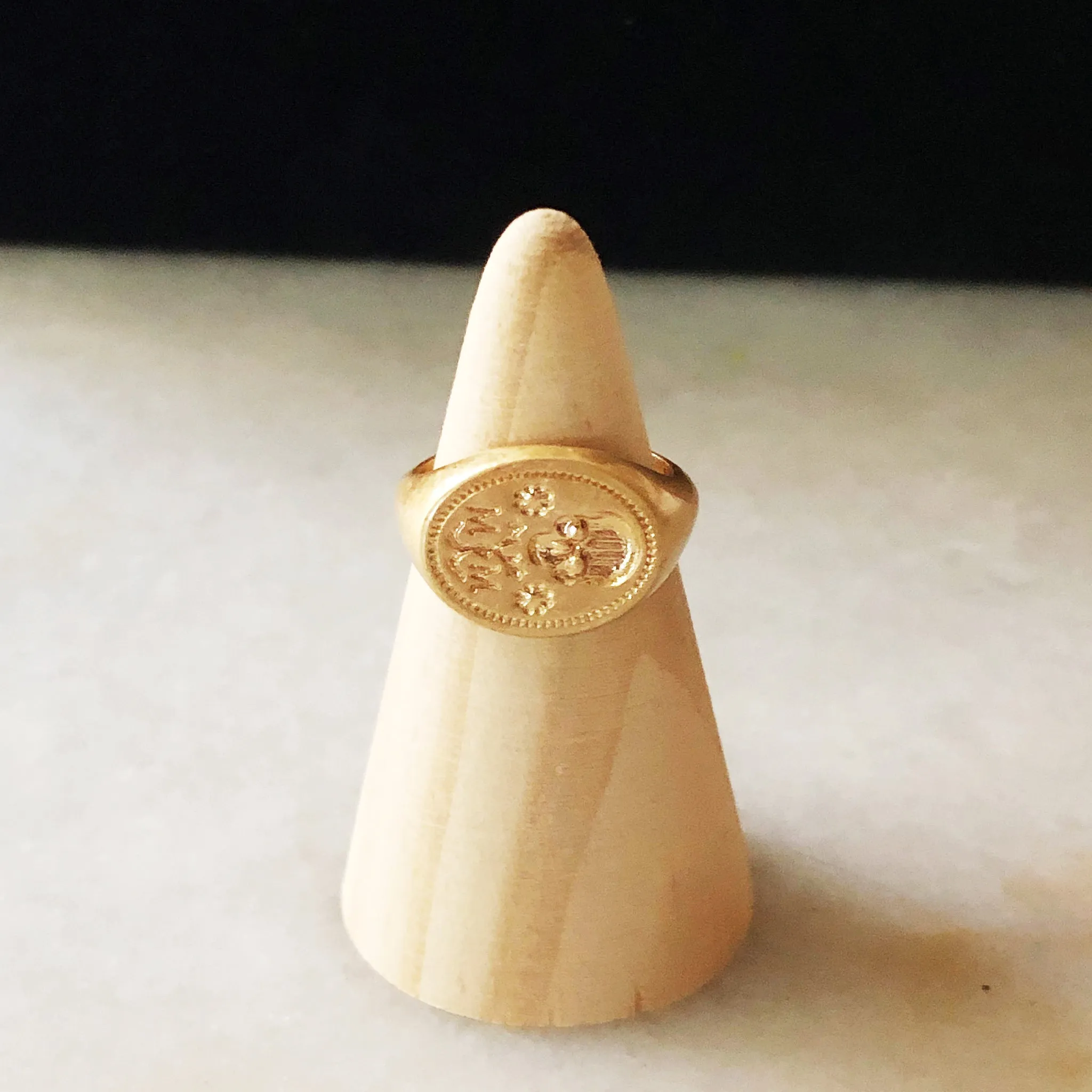 Memento Mori Signet Ring- Gold